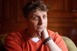 Choáng với người đàn ông không có bộ phận sinh dục vẫn hẹn hò bạn gái xinh đẹp