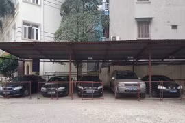 Đề xuất bắt buộc khoán xe công đối với Thứ trưởng, lãnh đạo địa phương