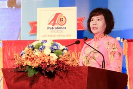 Điện Quang chia cổ tức, gia đình Thứ trưởng Hồ Thị Kim Thoa được 17,7 tỷ đồng tiền mặt