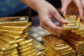 Giá vàng hôm nay tăng vọt