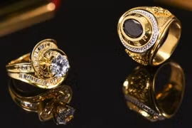 Doanh nghiệp vàng tung trang sức "độc" đón ngày 8-3