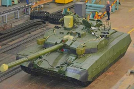 [ẢNH] Mỹ mua T-84BM Oplot tối tân từ Ukraine chỉ để làm... bia hứng đạn cho M1 Abrams tập bắn