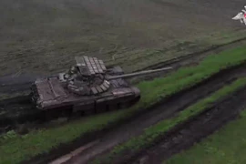 Xe tăng Nga nâng cấp 'mái che Javelin' sau khi chịu thiệt hại lớn