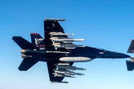 Trung Quốc bỏ xa Mỹ trong cuộc đua tên lửa không đối không tầm xa