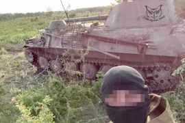 Súng cối Nona-S lắp trên thiết giáp MT-LB- Vũ khí 'lai' độc đáo của Nga quay lại chiến trường