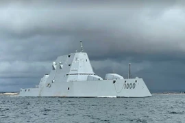 Khu trục hạm Zumwalt 'đối đầu sòng phẳng' mọi đối thủ nhờ tên lửa siêu thanh
