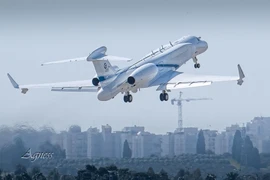 Máy bay do thám hiện đại nhất vùng Vịnh lần đầu cất cánh