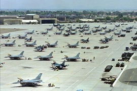 [ẢNH] Mỹ công bố kế hoạch khôi phục căn cứ không quân sát biên giới Nga