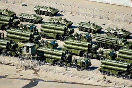 [ẢNH] S-400 Nga bắt đầu bảo vệ bầu trời Belarus bất chấp nguy cơ lộ bí mật