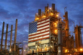 Sản lượng dầu của Mỹ suy giảm xuống mức kỷ lục