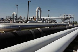 Giá dầu tăng mạnh khi tìm thấy động lực phi tiêu chuẩn