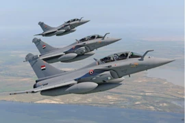 [ẢNH] Su-35 thất bại cực sốc khi lần đầu ‘đọ cánh’ cùng Rafale