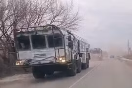 [ẢNH] Tên lửa Iskander phiên bản đặc biệt của Nga áp sát biên giới Ukraine