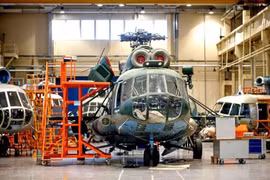 [ẢNH] Nga "giận sôi" khi bị Ukraine "hớt tay trên" hợp đồng sửa trực thăng Mi-17V-5