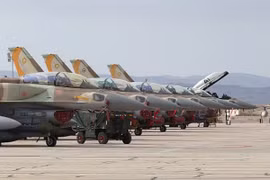 Israel loại biên hàng chục tiêm kích F-16C Barak-1 