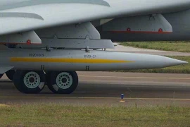 Trung Quốc giới thiệu tên lửa siêu thanh với tính năng 'như phim viễn tưởng'