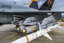 Hệ thống phòng không S-400 gặp nguy khi F-16 Ukraine nhận tên lửa AGM-88E?