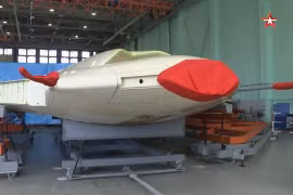 [ẢNH] Lộ diện máy bay tàng hình bí ẩn của Nga sau chuyến thị sát của Bộ trưởng Shoigu