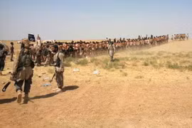 [ẢNH] Quân đội Syria bắt sống nhóm "đặc nhiệm IS" chuyên tấn công lính Nga