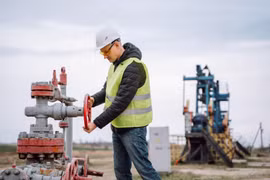 Kịch bản nào với Nga và OPEC+ khi giá dầu giảm còn 40USD/thùng?