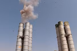 [ẢNH] Tiêm kích Israel tháo chạy khi nhận thấy S-300 Syria được kích hoạt?