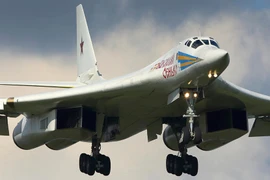 Oanh tạc cơ Tu-160 'nhanh và lớn nhất thế giới' của Nga vẫn khiến Mỹ lo sợ