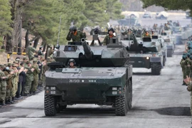 [ẢNH] Moskva - Tokyo gửi tín hiệu cho nhau bằng hàng trăm F-35 và T-72B3 ở quần đảo Kuril