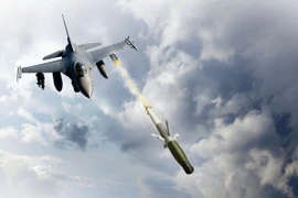 Tên lửa giá rẻ APKWS II giúp tiêm kích F-16 diệt mọi UAV của Houthi