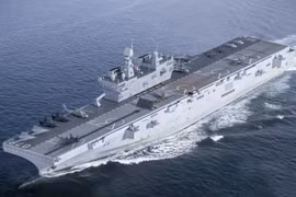 Tàu đổ bộ tấn công Type 076 lớn nhất thế giới có gì?