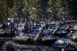 [ẢNH] Tổng tham mưu trưởng Quân đội Ukraine tuyên bố bắt đầu chiến dịch tại Donbass
