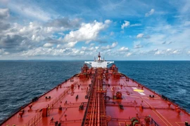 Dầu của Nga ngày càng bỏ xa mức giá trần do phương Tây áp đặt