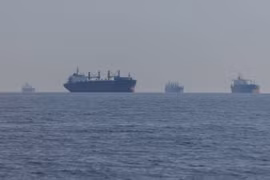 Phương Tây bắt đầu kế hoạch bắt giữ tàu thuộc 'hạm đội bóng tối'