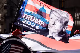 Cựu Tổng thống Donald Trump 'tiến vững chắc' trên con đường trở lại Nhà Trắng