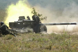 [ẢNH] Báo Nga: Ukraine dùng pháo chống tăng mạnh nhất bắn phá dữ dội Donbass