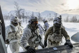 Nga lo ngại khi số lượng lớn binh sĩ NATO áp sát biên giới