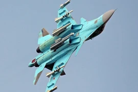 [ẢNH] Su-34 Nga bị rơi sau khi chặn hai máy bay ném bom Mỹ?