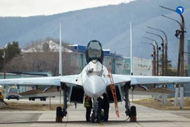 Không quân Nga liên tiếp nhận máy bay chiến đấu Su-35 mới