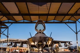 Làm cách nào để tiêm kích tàng hình F-35 bật 'chế độ quái thú'?