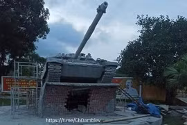 [ẢNH] Báo Nga ngạc nhiên và thích thú trước xe tăng T-90 bằng bê tông của Việt Nam