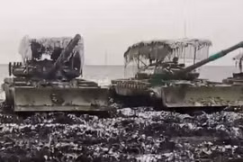 Nga bắt đầu sử dụng hàng loạt 'xe tăng đồ cổ' làm mũi nhọn tấn công