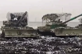 Nga bắt đầu sử dụng hàng loạt 'xe tăng đồ cổ' làm mũi nhọn tấn công