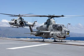 Trực thăng tấn công AH-1Z Viper bội phần nguy hiểm với tên lửa AIM-120 tầm xa