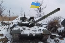 [ẢNH] Nga tung đòn hiểm vô hiệu hóa hàng trăm xe tăng Ukraine mà không cần vũ khí