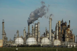 Lệnh trừng phạt chống Nga mới sẽ 'phá hủy' các nhà máy lọc dầu Trung Quốc và Ấn Độ