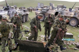 [ẢNH] Giao tranh dữ dội bất ngờ nổ ra giữa Quân đội Tajikistan và Kyrgyzstan