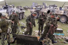 [ẢNH] Giao tranh dữ dội bất ngờ nổ ra giữa Quân đội Tajikistan và Kyrgyzstan