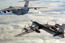 Máy bay săn ngầm Tu-142MK của Nga thiết lập cột mốc lịch sử