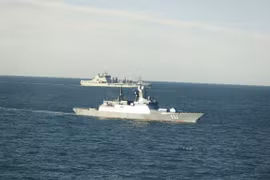 Phương Tây không thể bắt giữ tàu chở dầu Nga khi đã có chiến hạm hộ tống