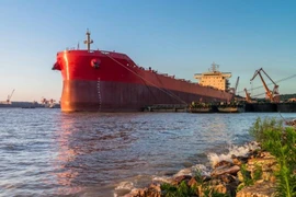 Dầu của Nga tìm được khách hàng mới để thay thế Ấn Độ