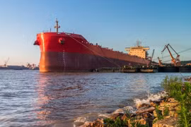 Dầu của Nga tìm được khách hàng mới để thay thế Ấn Độ